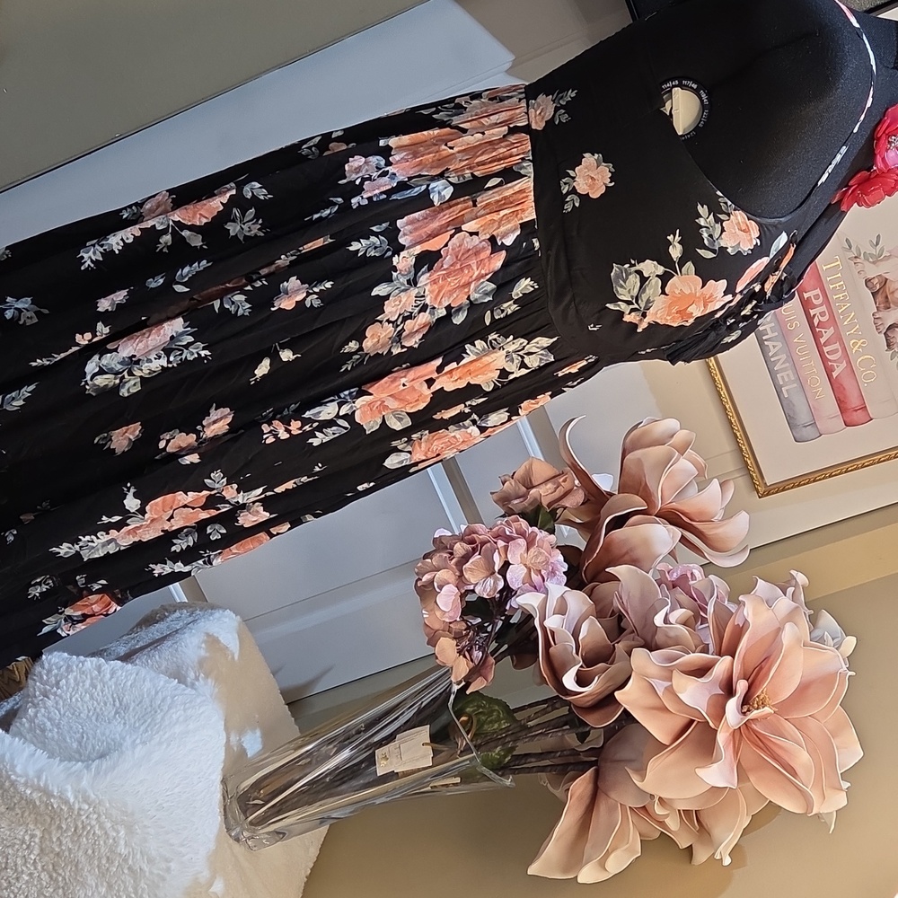 Nwot 1X Torrid Black Floral Lace-Up Maxi Dress with Peach Blooms - Picture 3 of 17